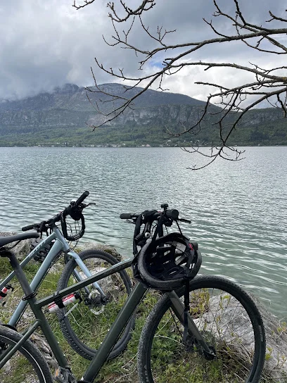 Annecycle — Biciclette sul lago