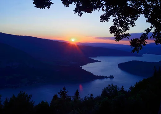 Col de la Forclaz — Sunset above the lake