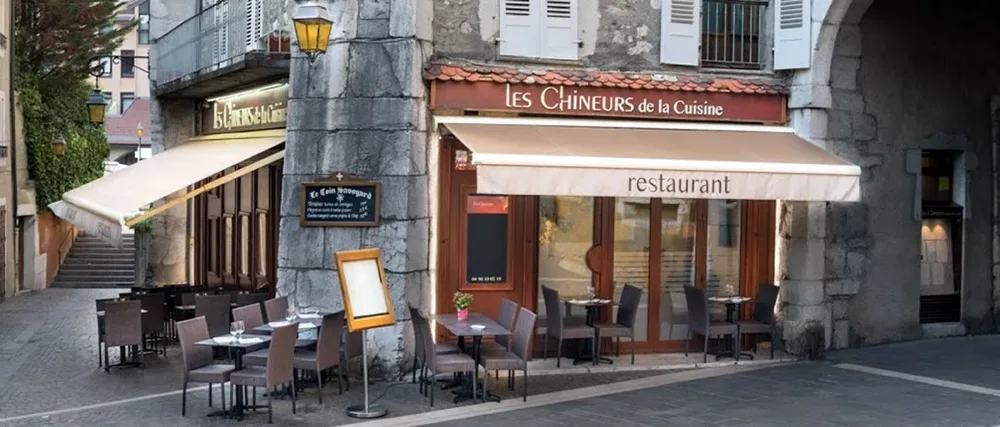 Les Chineurs de la Cuisine — Fassade und Eingang