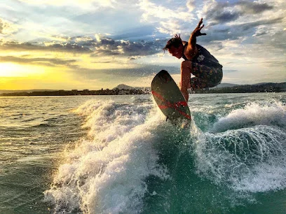 Les Frères Coin-Coin — Wakeboard en el lago