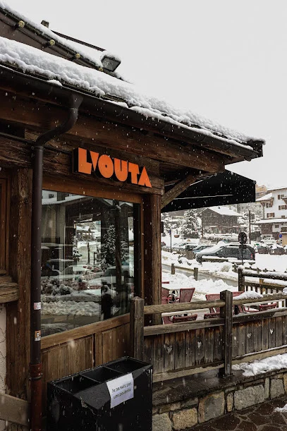 L’Outa — Fassade und Eingang