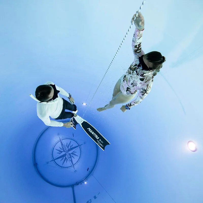 Planète Apnée — Plongeur sous l’eau