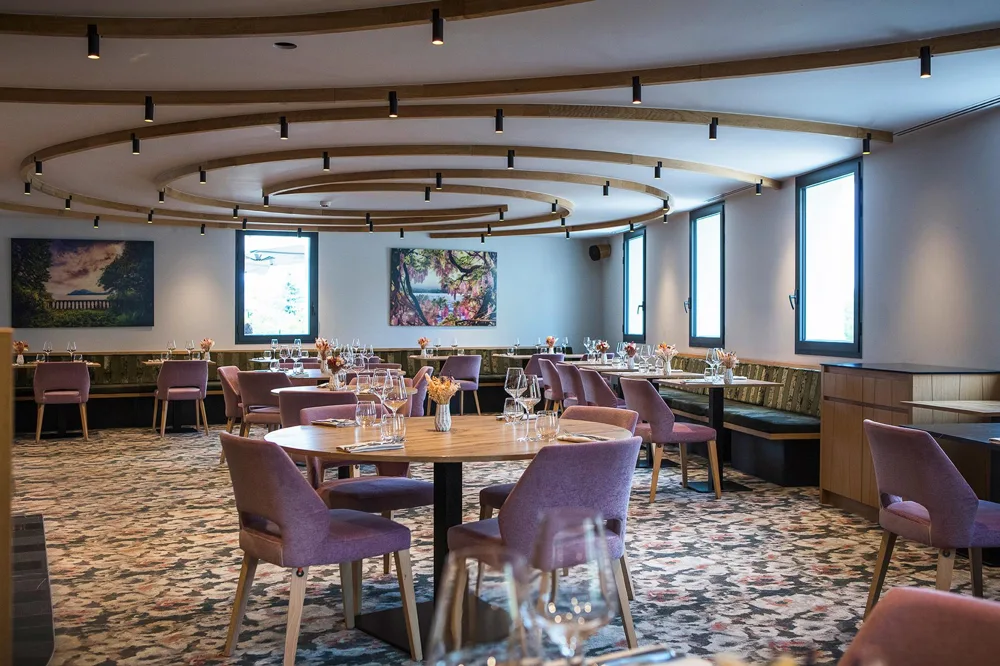 Restaurant Ô Bon Bec — Gastraum und Tische